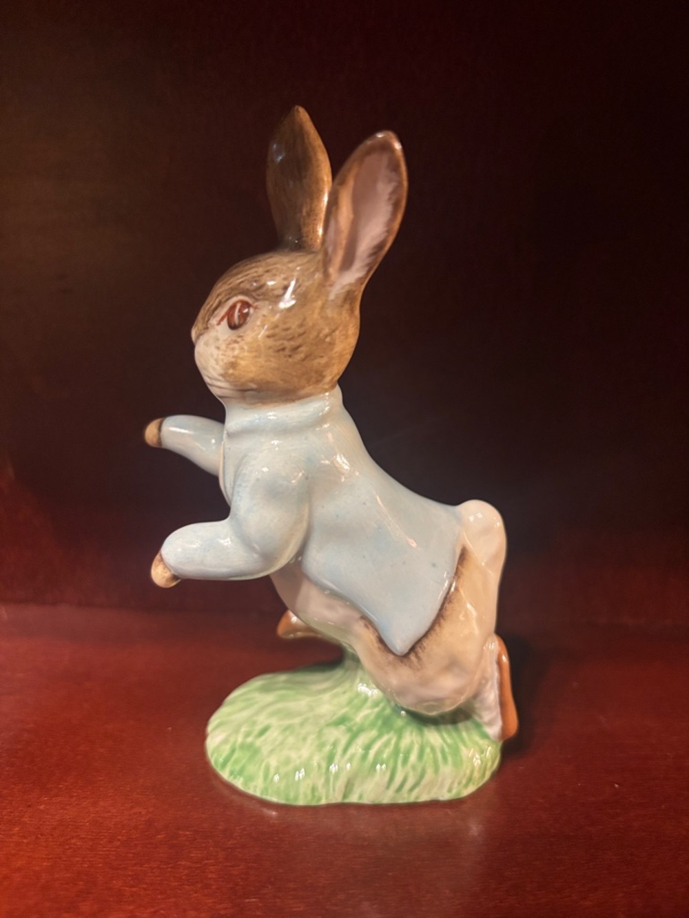 Peter Rabbit Figurine - Picture 4 of 5